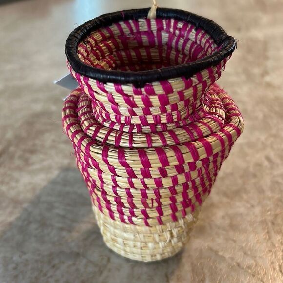 Handmade Uganda Small Urn Basket - Picture 2 of 5
